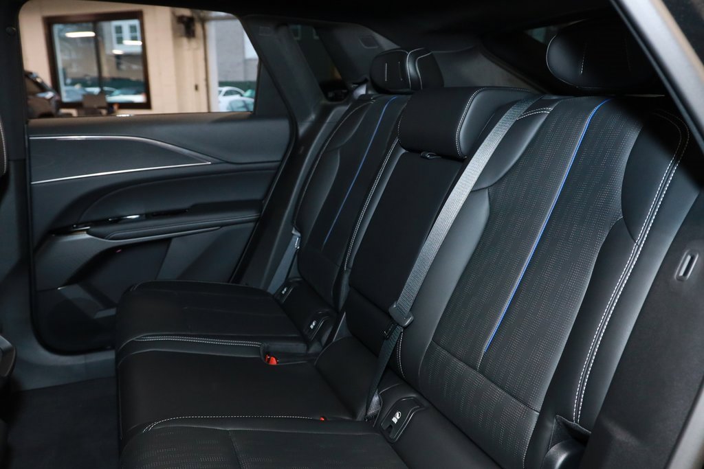 Used 2024 Cadillac Lyriq Luxury image 13