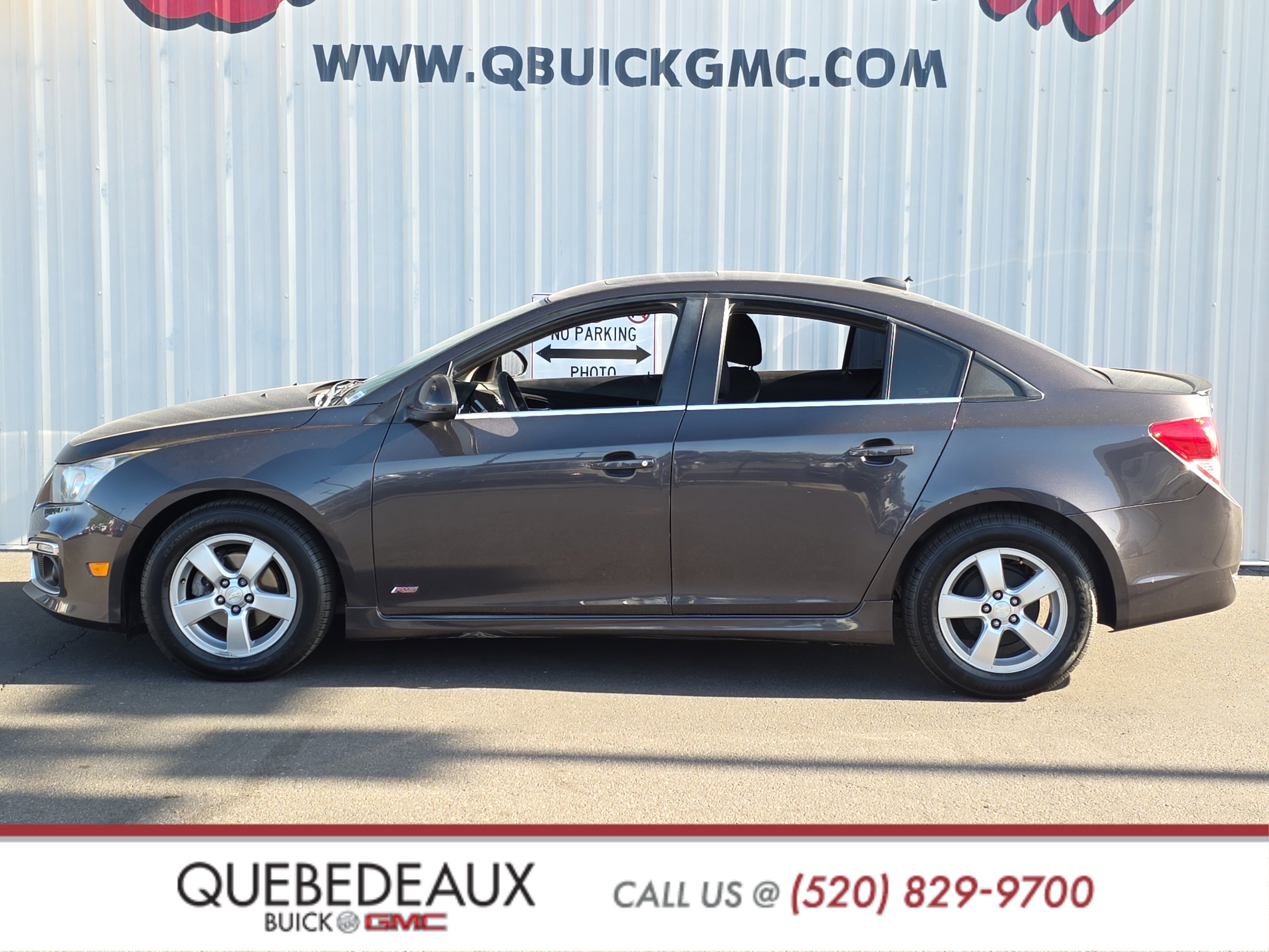 Used 2016 Chevrolet Cruze LT w/ Sun And Sound Package FWD image 4