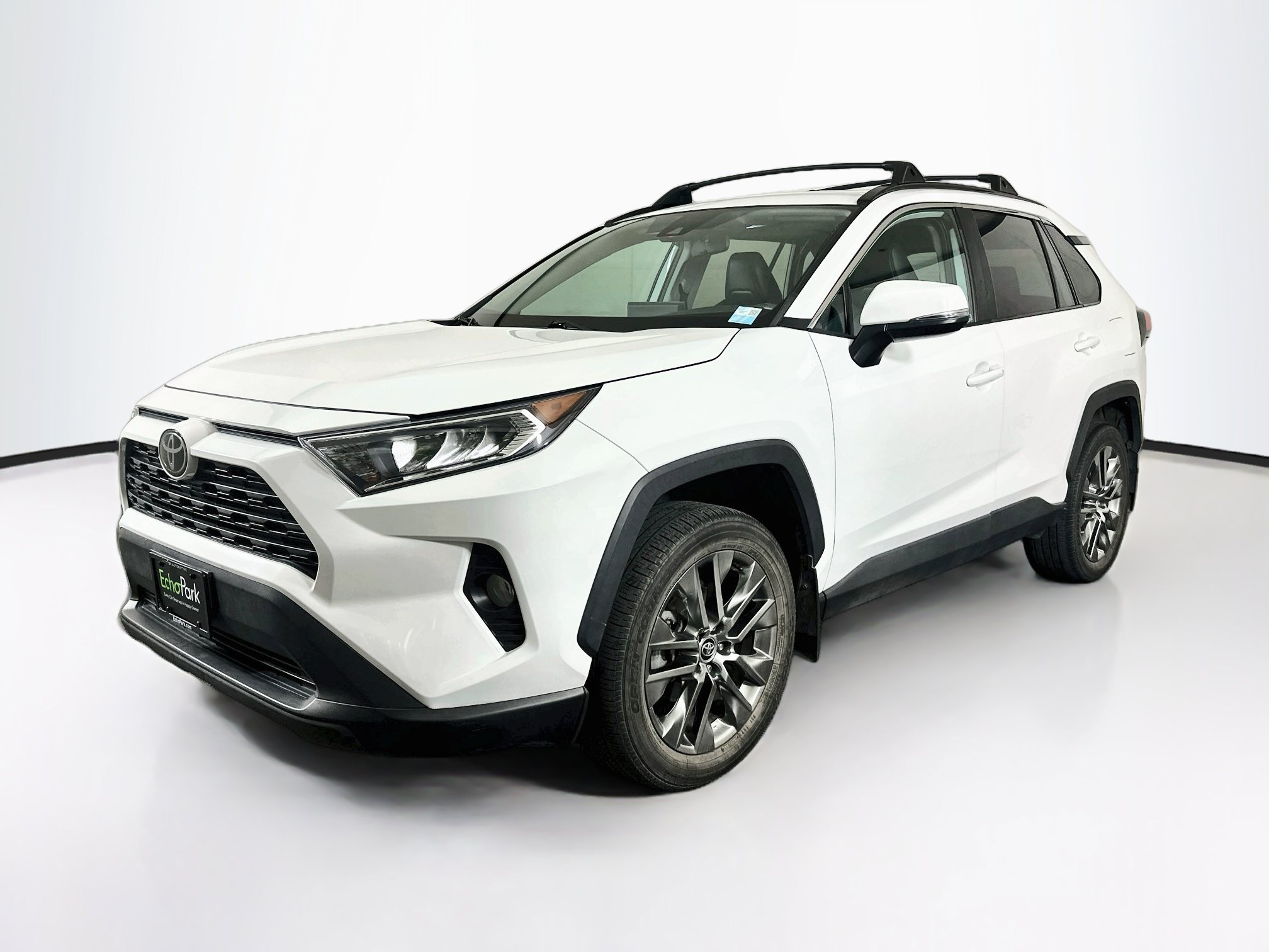 Used 2020 Toyota RAV4 XLE Premium w/ Carpet Mat Package FWD image 3