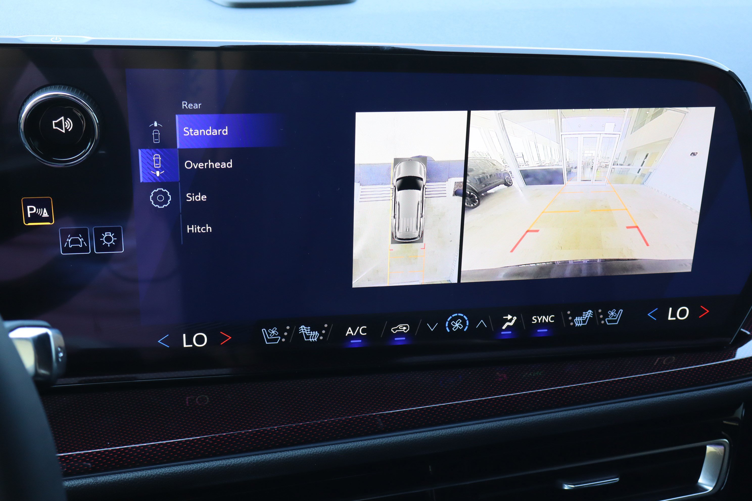 New 2026 Chevrolet Traverse RS w/ LPO, Floor Liner Package FWD image 17