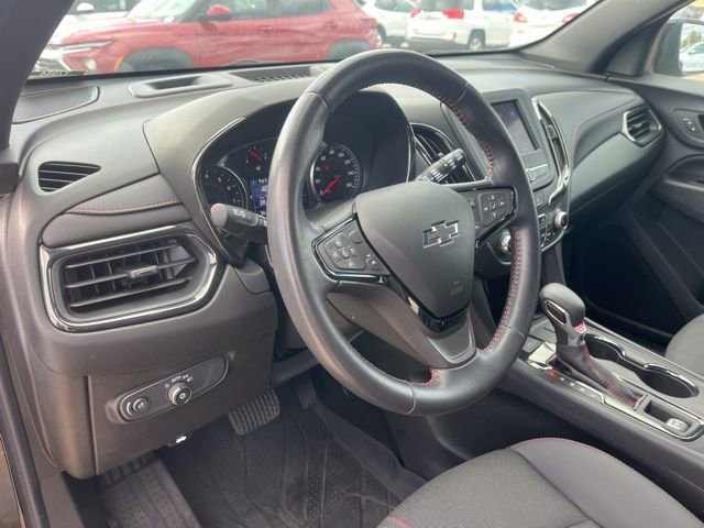 Used 2022 Chevrolet Equinox RS w/ LPO, Floor Liner Package image 9