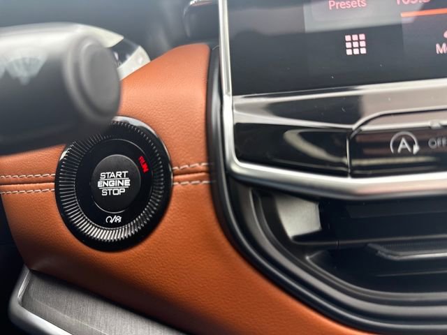 Used 2023 Jeep Compass Limited w/ Sun and Sound Group image 32