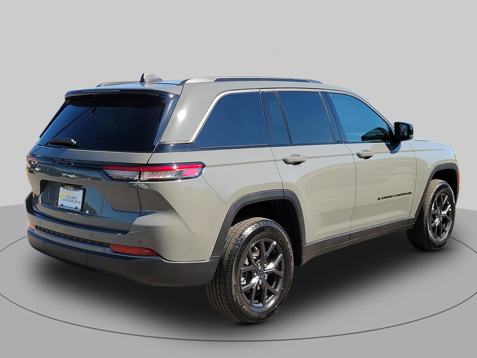 New 2027 Jeep Grand Cherokee Altitude RWD image 3