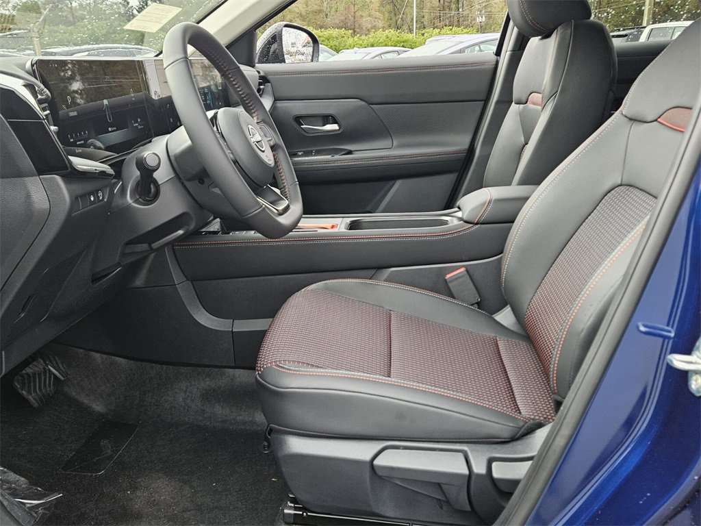 New 2026 Nissan Kicks SR image 3