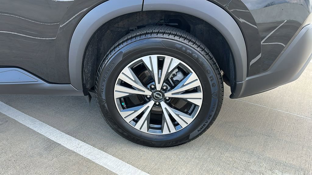 Used 2023 Nissan Rogue SV image 17