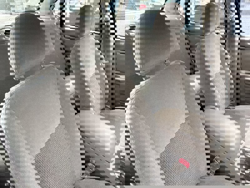 Used 2003 Ford Taurus SE image 26