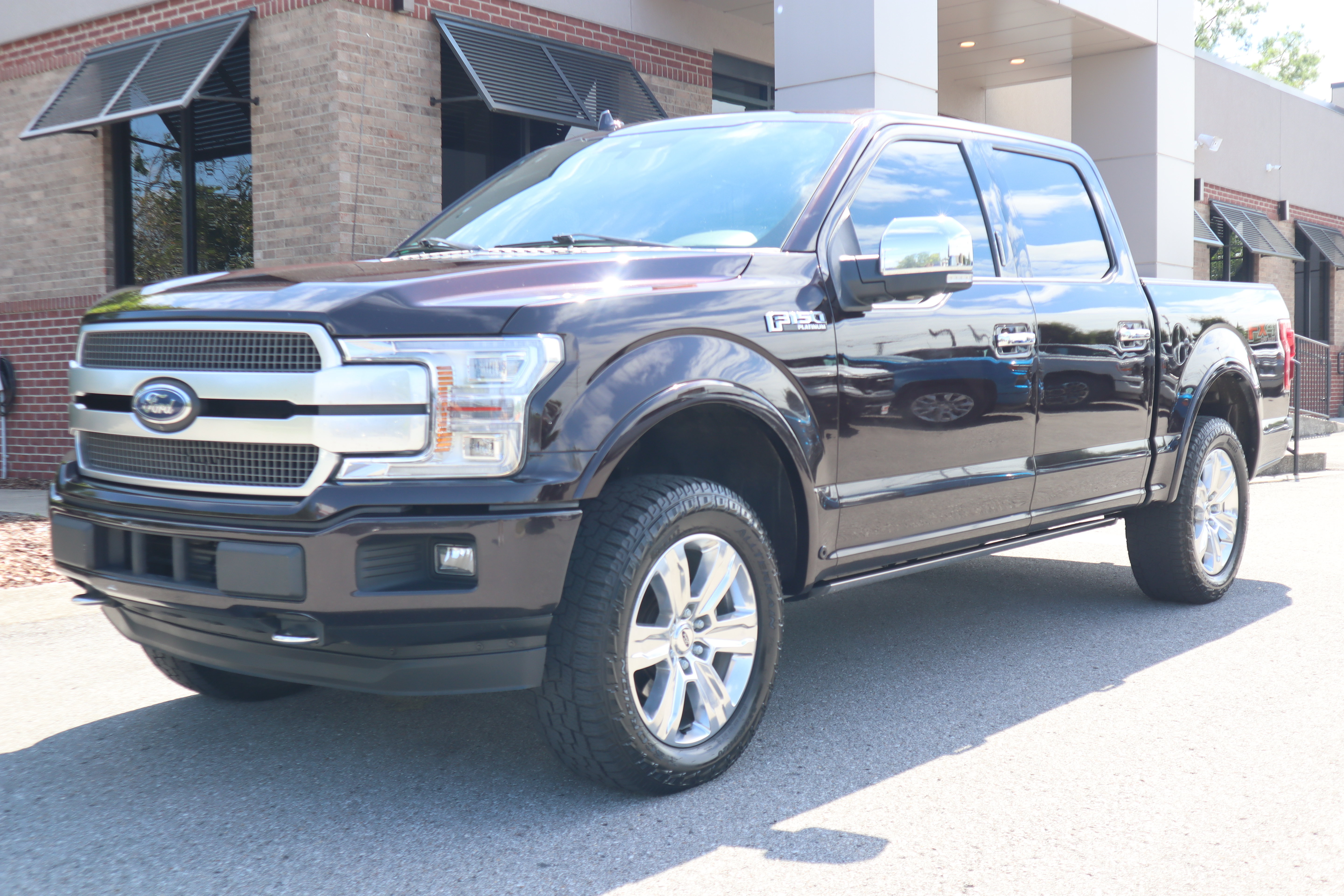 Used 2018 Ford F150 Platinum w/ Equipment Group 701A Luxury AWD/4WD image 11