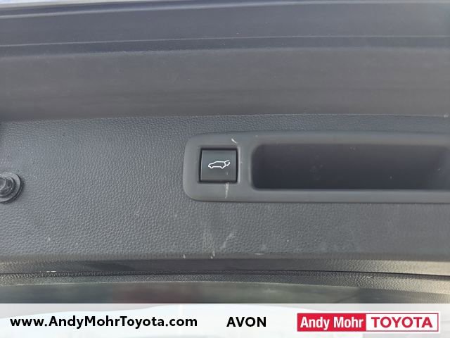Used 2022 Toyota Highlander XLE image 32
