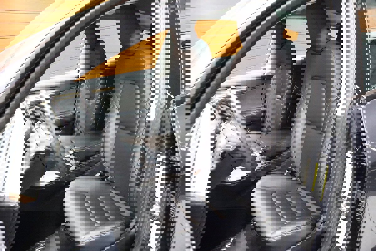 Used 2023 Tesla Model 3 Standard Range image 36