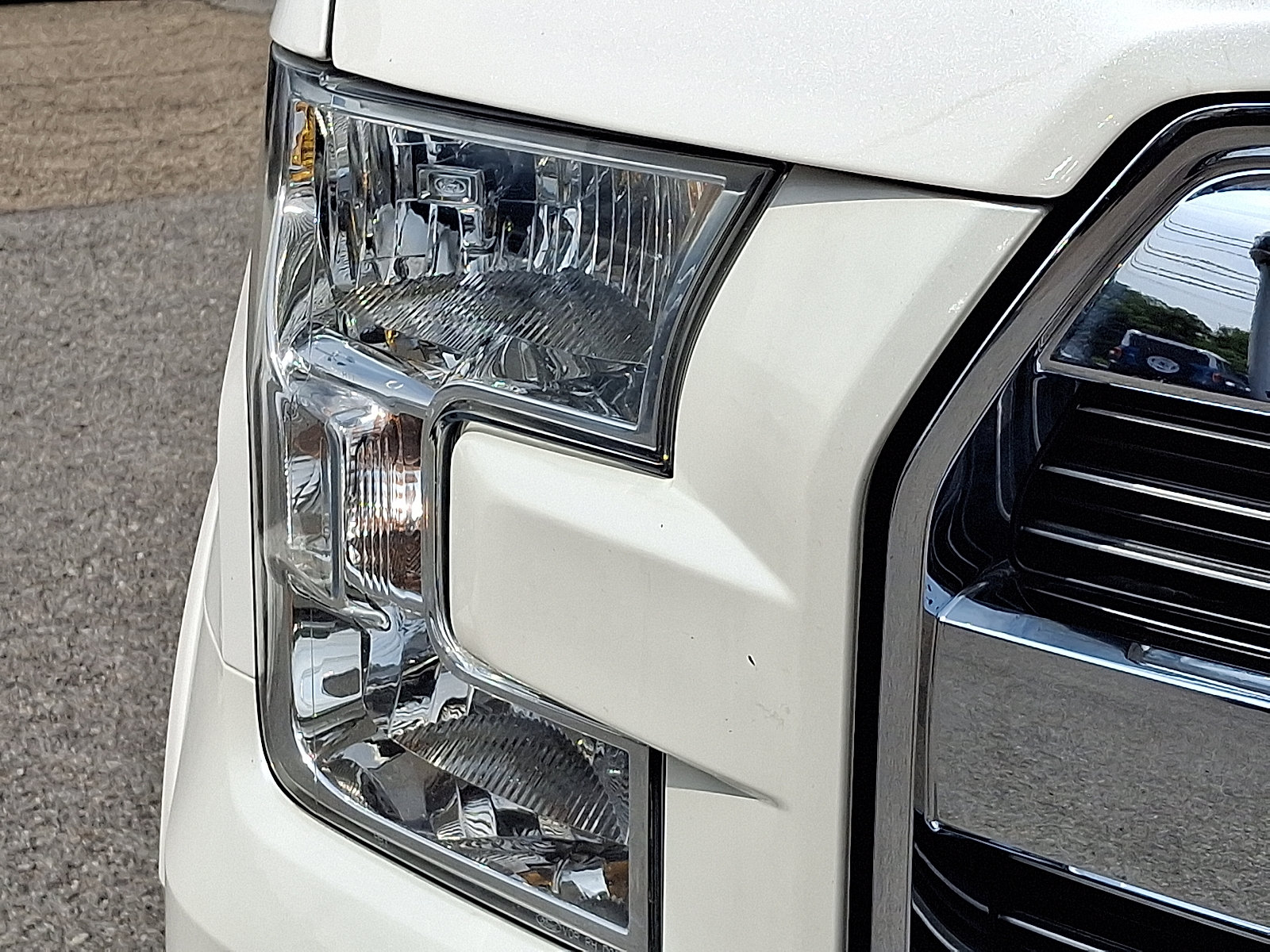 Used 2017 Ford F150 Lariat AWD/4WD image 9