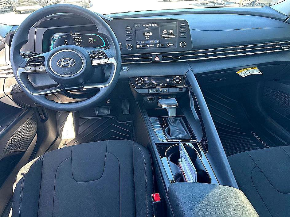 New 2026 Hyundai Elantra Blue image 6
