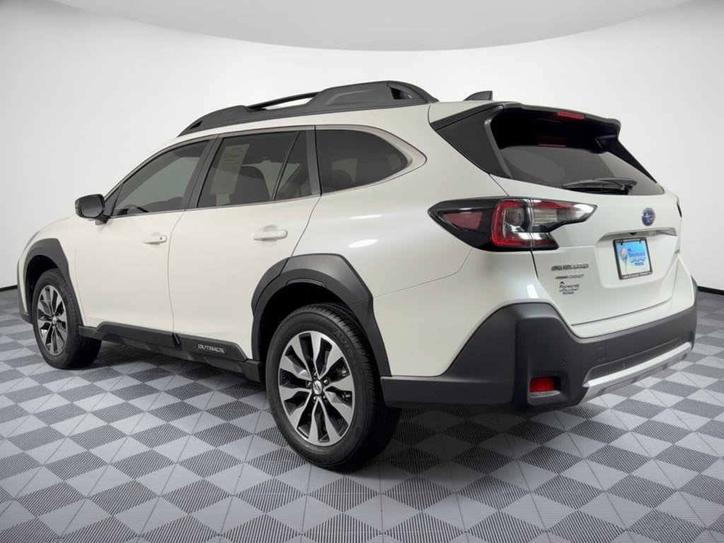 Used 2024 Subaru Outback Limited AWD/4WD image 3