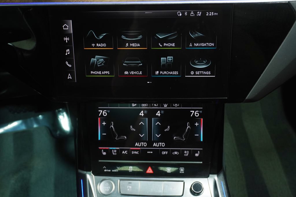Used 2019 Audi e-tron Prestige w/ Prestige Package AWD/4WD image 20
