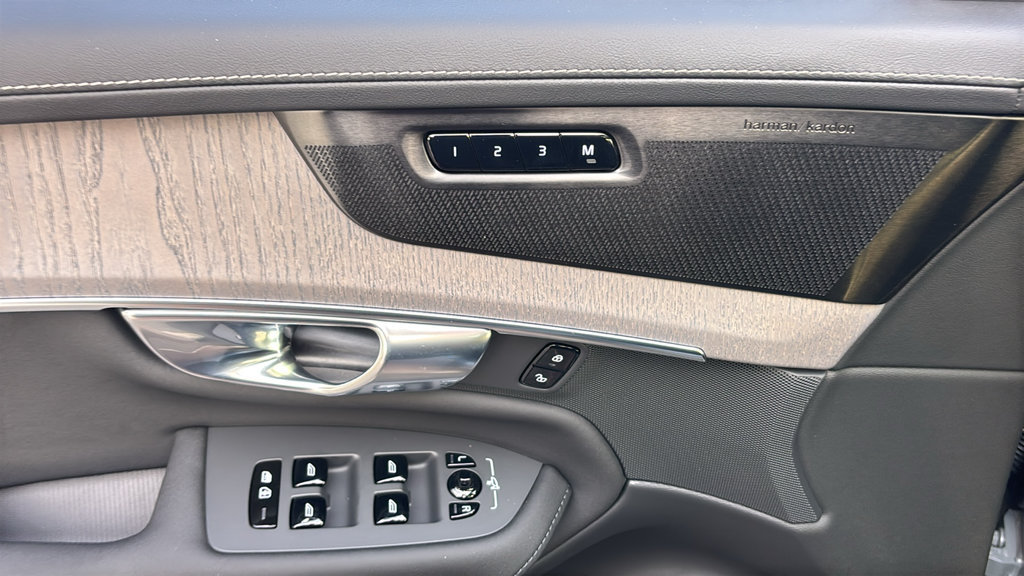 New 2027 Volvo XC90 B6 Ultra AWD/4WD image 13