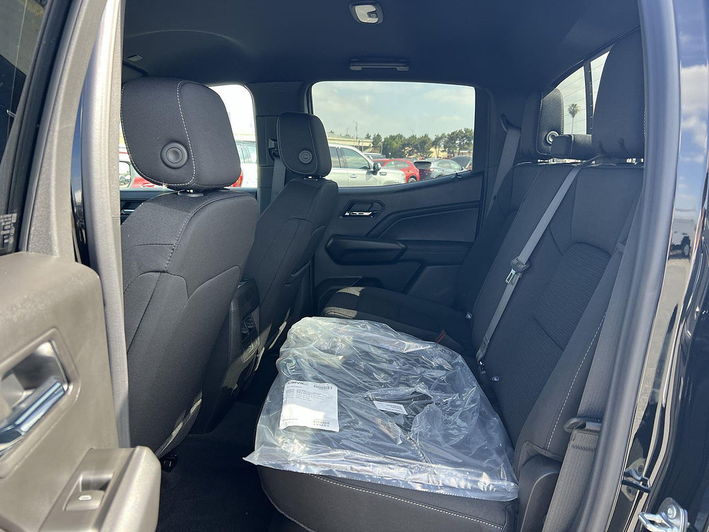 New 2026 GMC Canyon Elevation w/ LPO, Black Badging Package RWD image 25