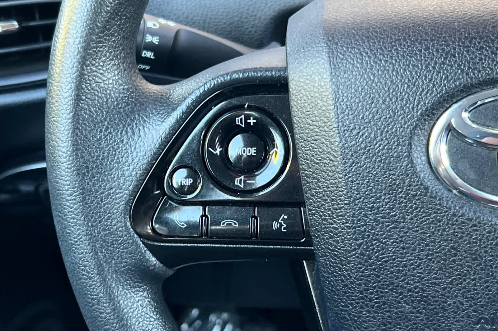 Used 2022 Toyota Prius LE FWD image 25