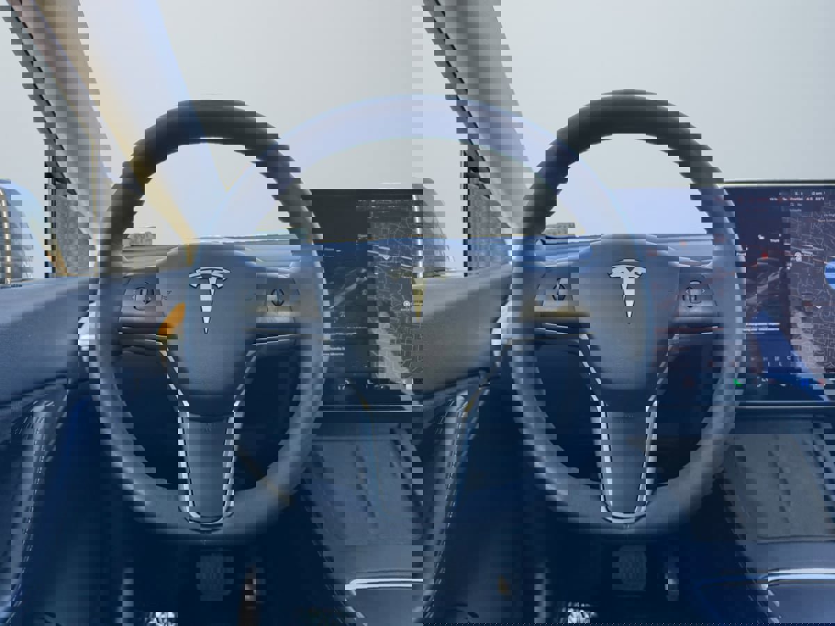 Used 2021 Tesla Model Y Long Range image 11