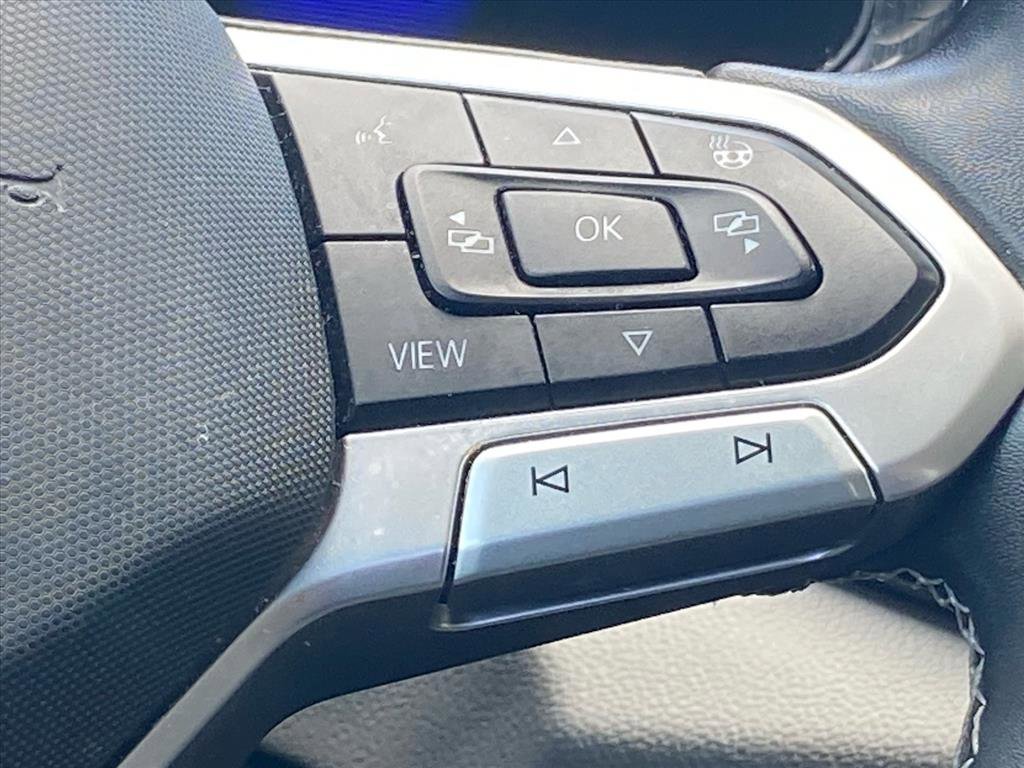 Certified 2023 Volkswagen Taos SE w/ Panoramic Sunroof Package FWD image 6