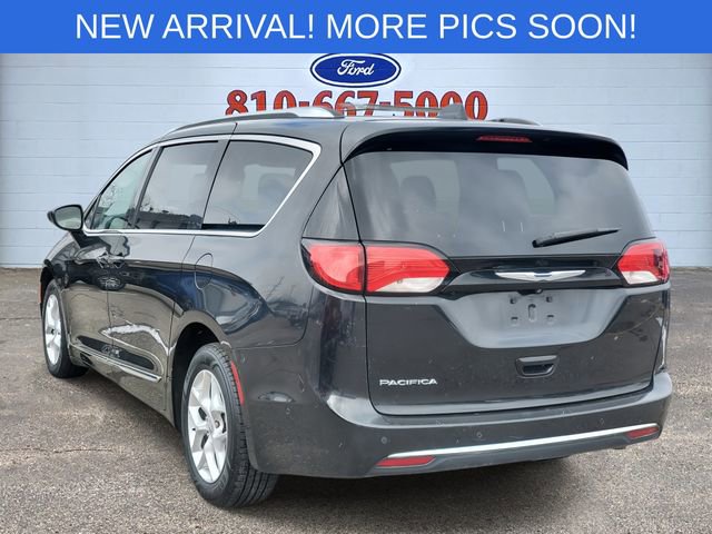 Used 2017 Chrysler Pacifica Touring-L Plus w/ Advanced Safetytec Group image 4