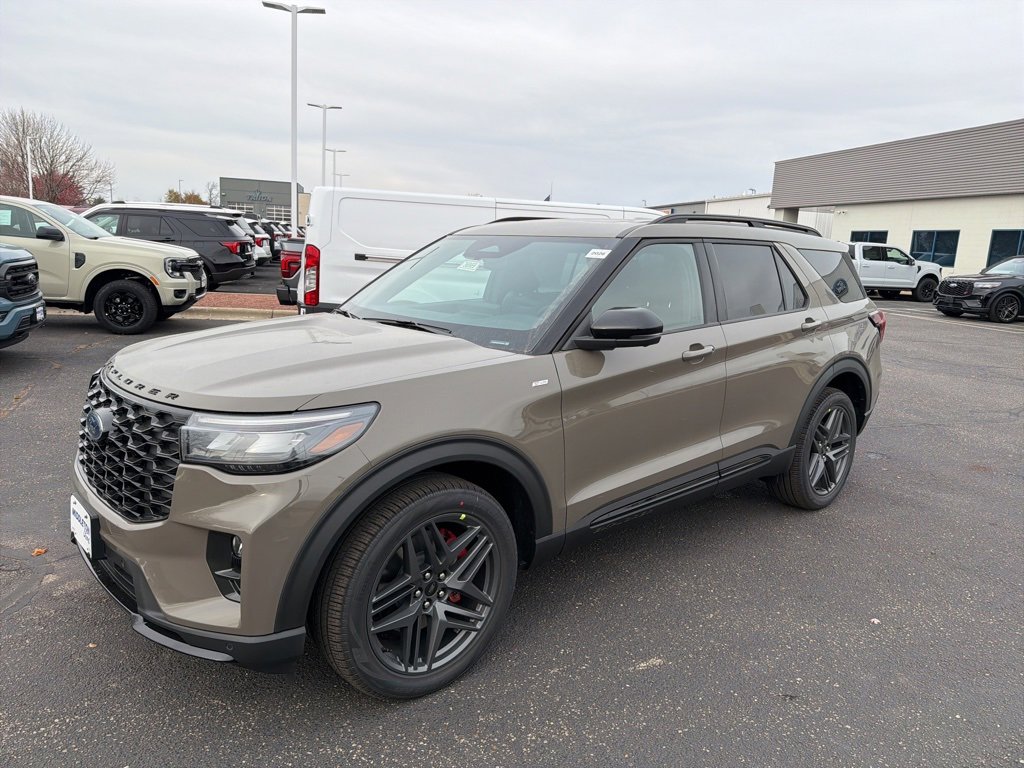 New 2026 Ford Explorer ST-Line w/ ST-Line Street Pack image 11
