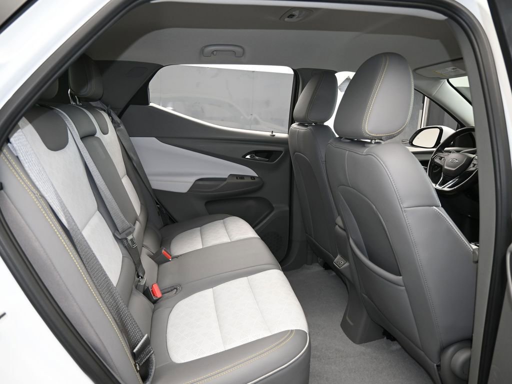 Used 2023 Chevrolet Bolt EUV Premier image 50