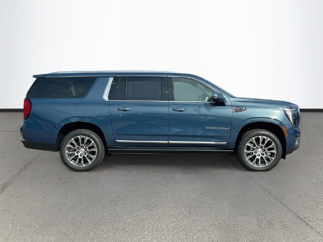 New 2026 GMC Yukon XL Denali w/ Denali Reserve Package AWD/4WD image 3