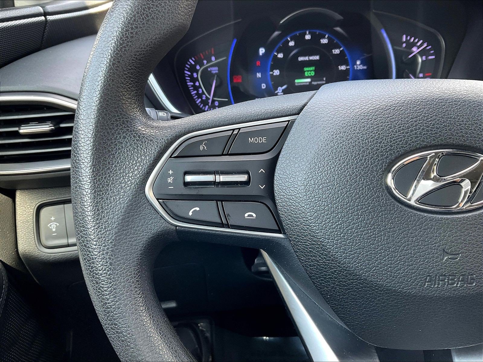 Used 2019 Hyundai Santa Fe SEL FWD image 11
