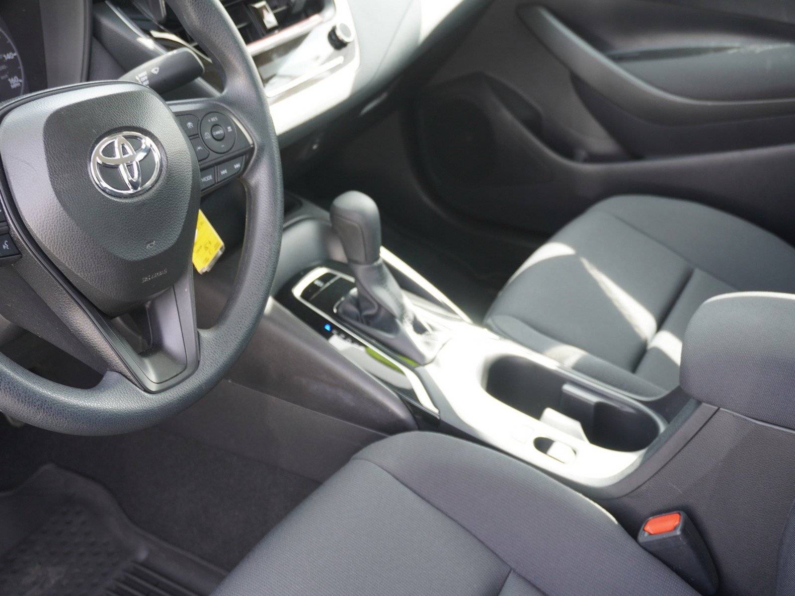 Used 2025 Toyota Corolla LE image 18