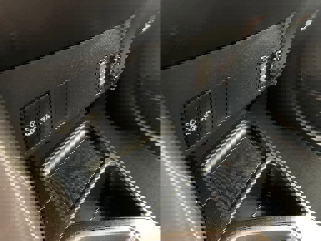 Used 2016 Toyota RAV4 LE image 25