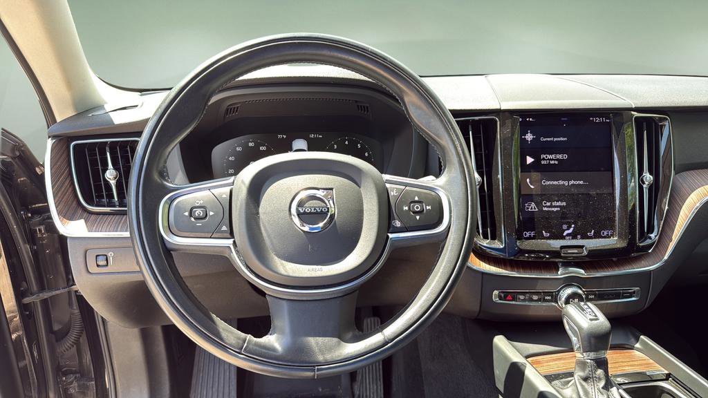 Used 2021 Volvo XC60 T6 Momentum w/ Premium Package AWD/4WD image 21