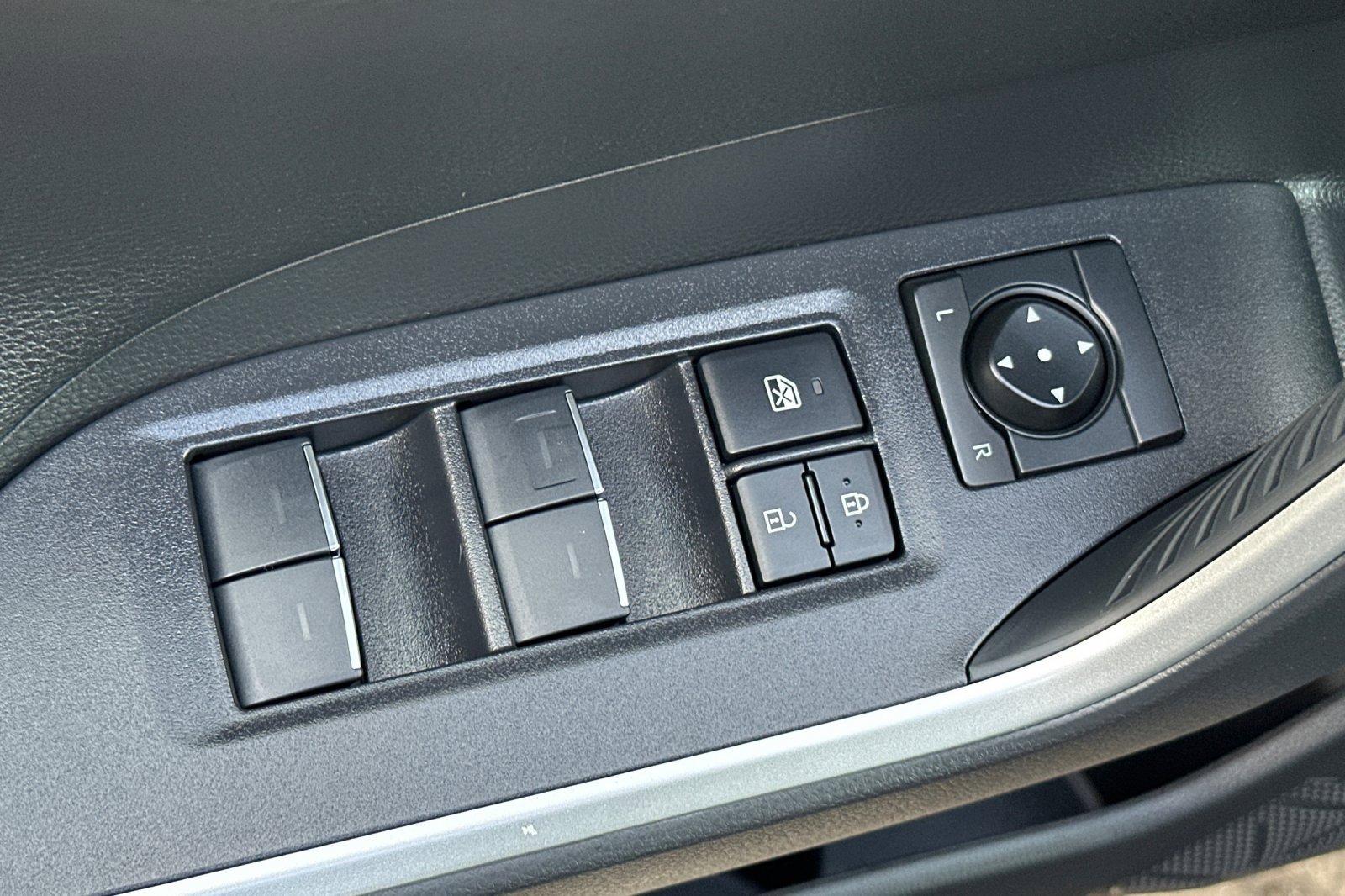 Certified 2025 Toyota RAV4 XSE image 18