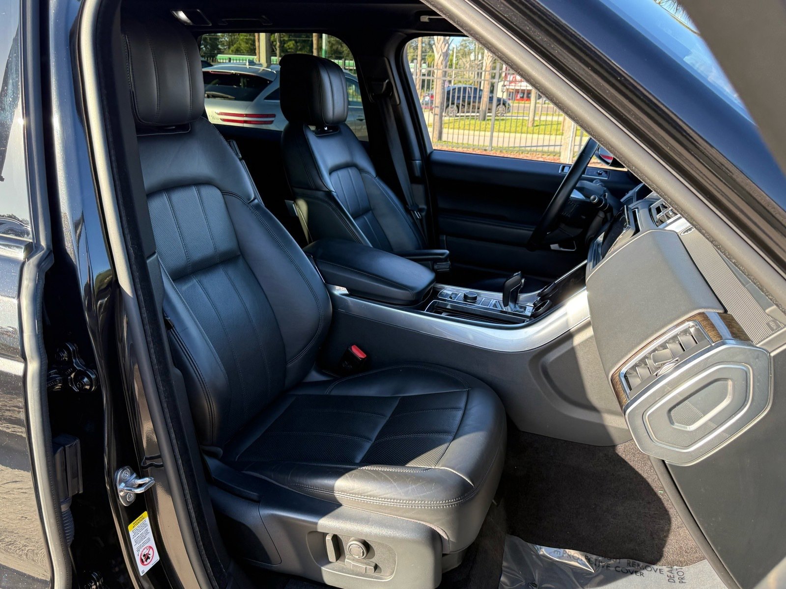 Used 2020 Land Rover Range Rover Sport HSE image 26