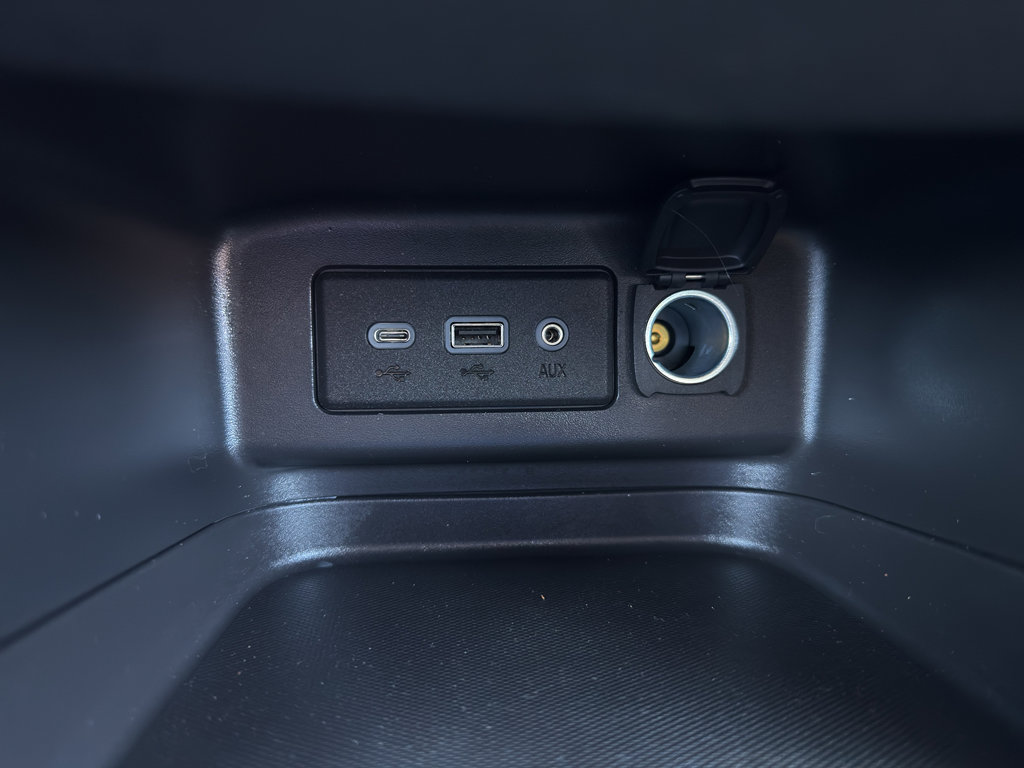 Used 2023 Chevrolet Equinox LT image 29