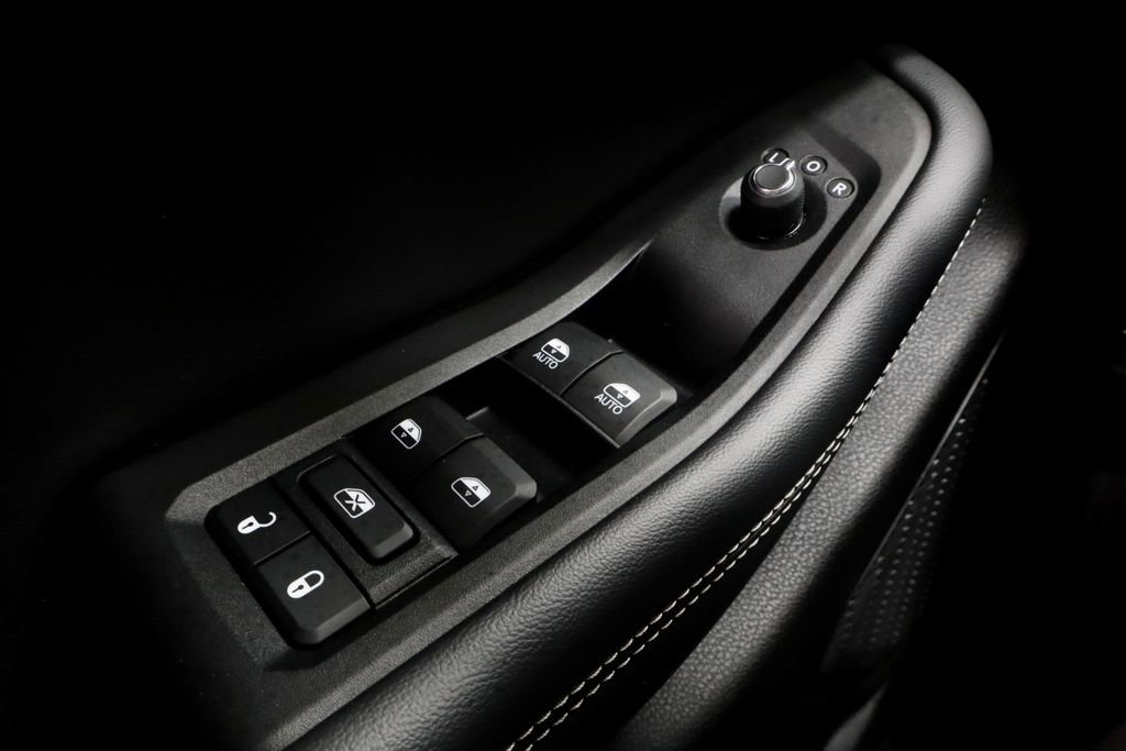 Used 2023 Jeep Grand Cherokee L Laredo AWD/4WD image 26