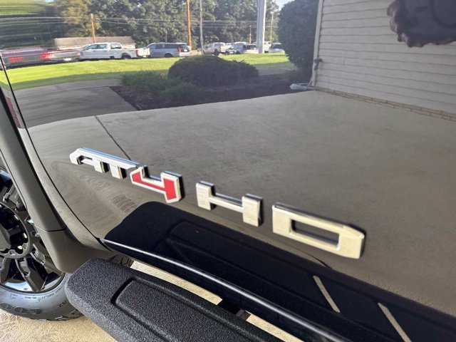 Used 2024 GMC Sierra 3500 AT4 w/ AT4 Premium Plus Package AWD/4WD image 38