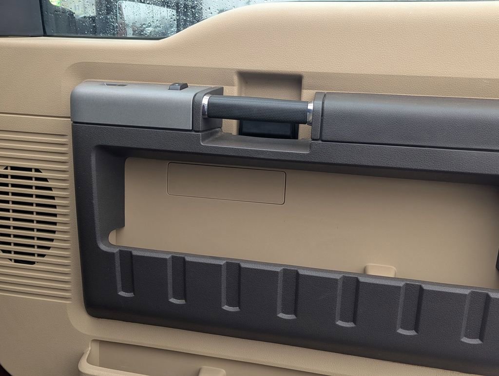 Used 2016 Ford F250 XLT w/ XLT Premium Package image 27