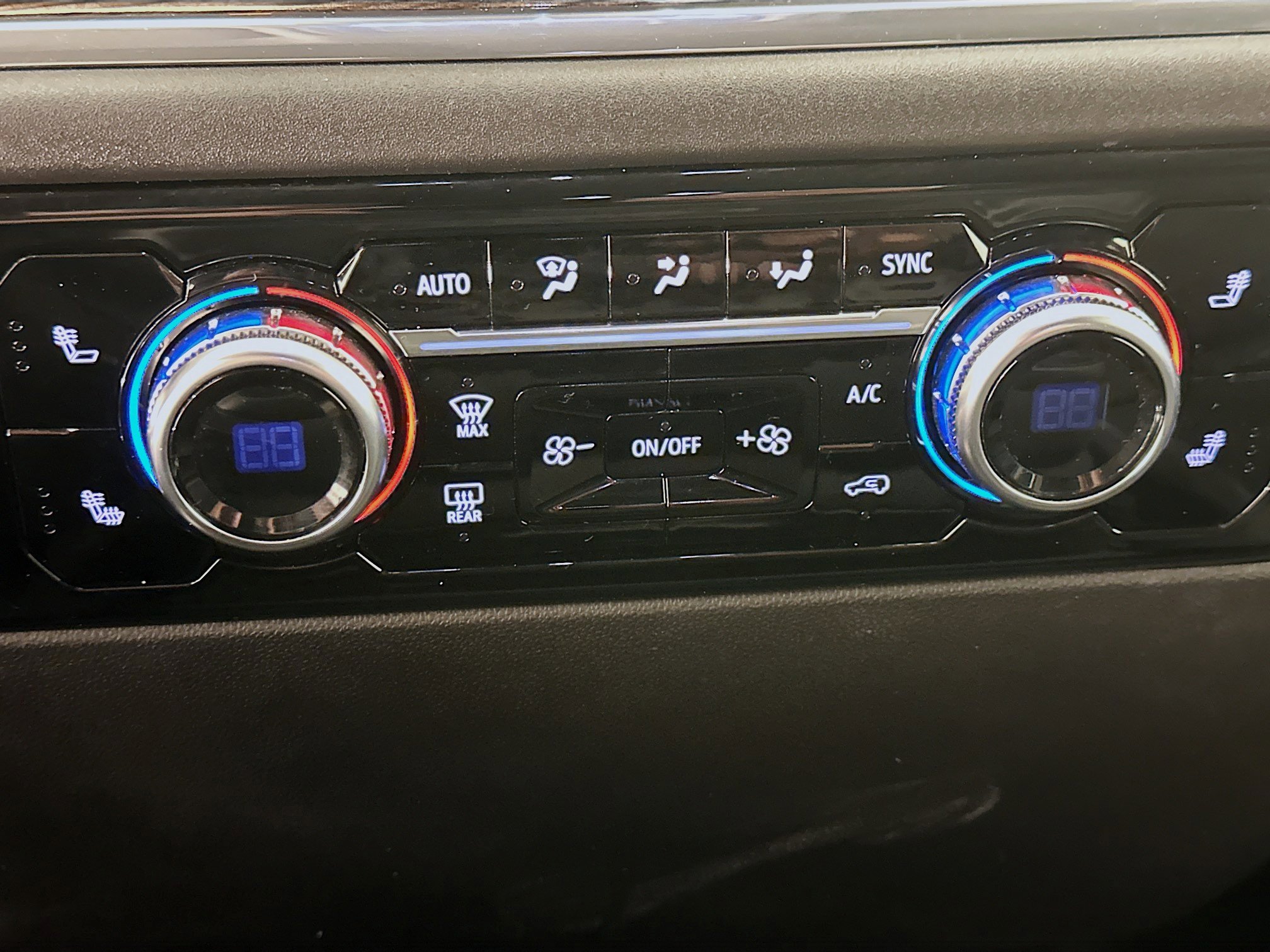 Used 2024 GMC Sierra 1500 Elevation image 24