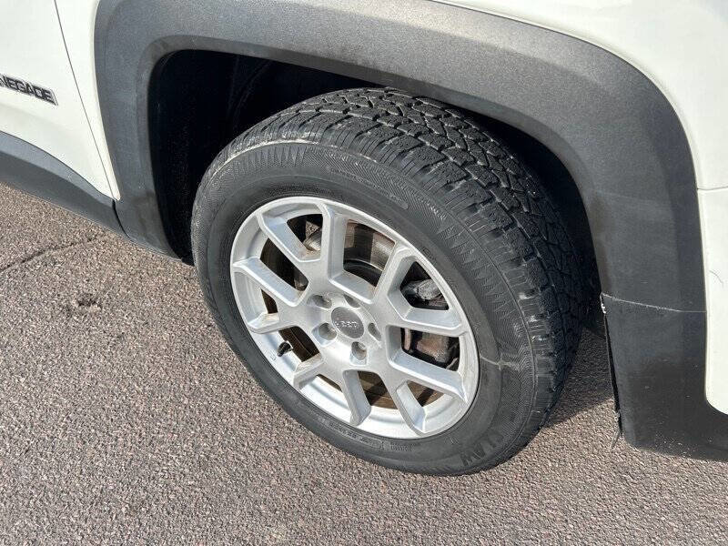 Used 2020 Jeep Renegade Latitude image 9