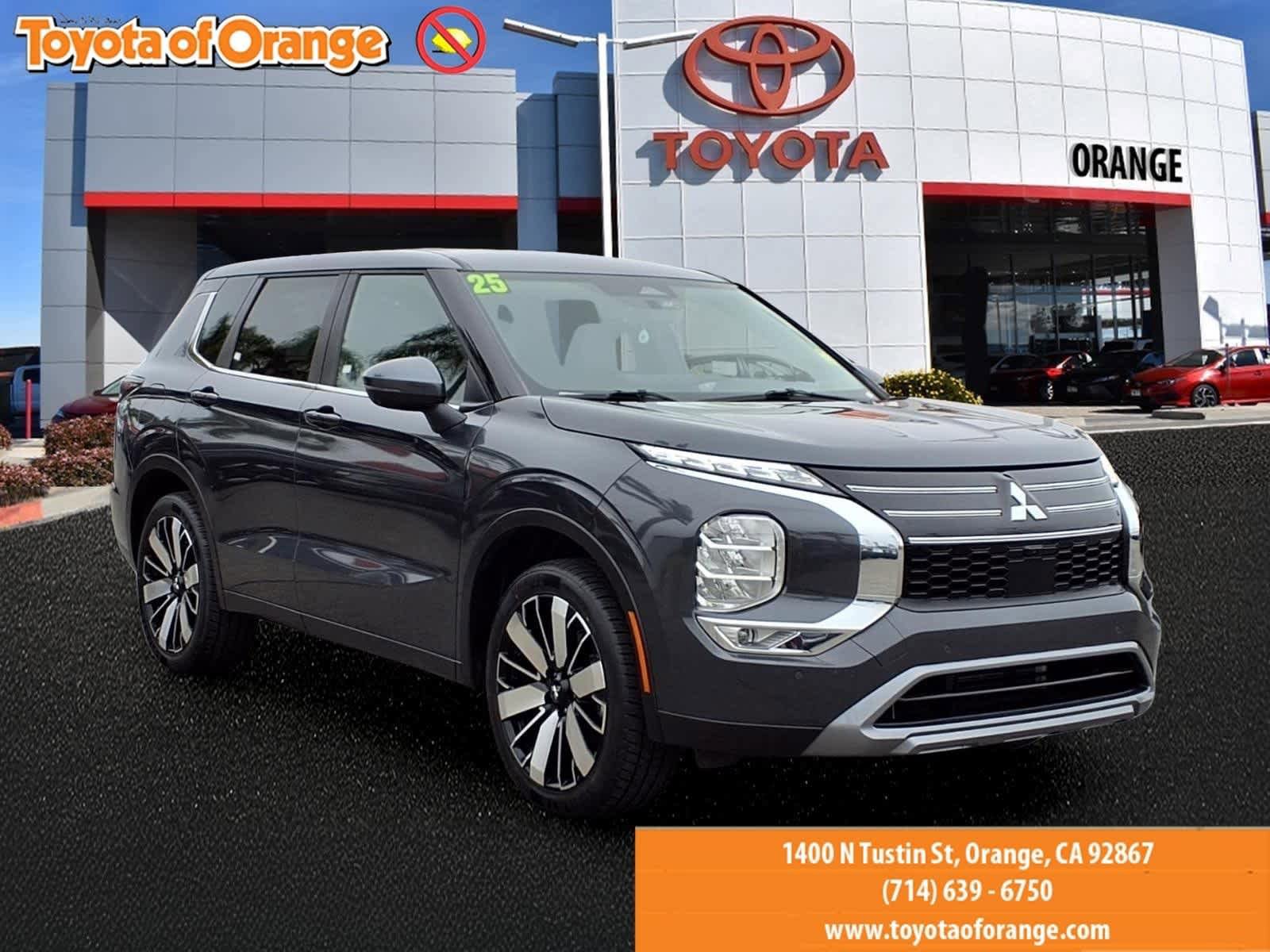 Used 2025 Mitsubishi Outlander SE FWD image 1