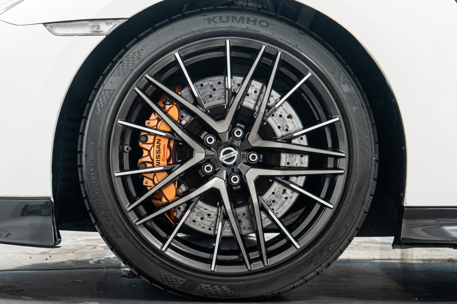 Used 2021 Nissan GT-R Premium AWD/4WD image 10