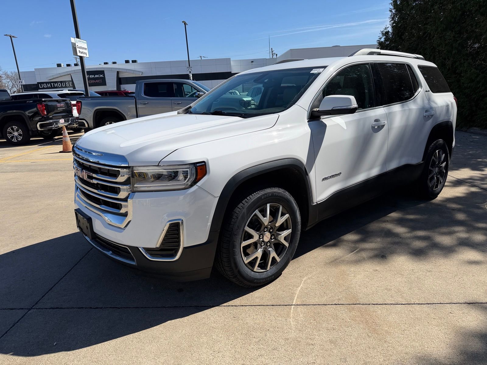 Used 2020 GMC Acadia SLE w/ Driver Convenience Package image 7