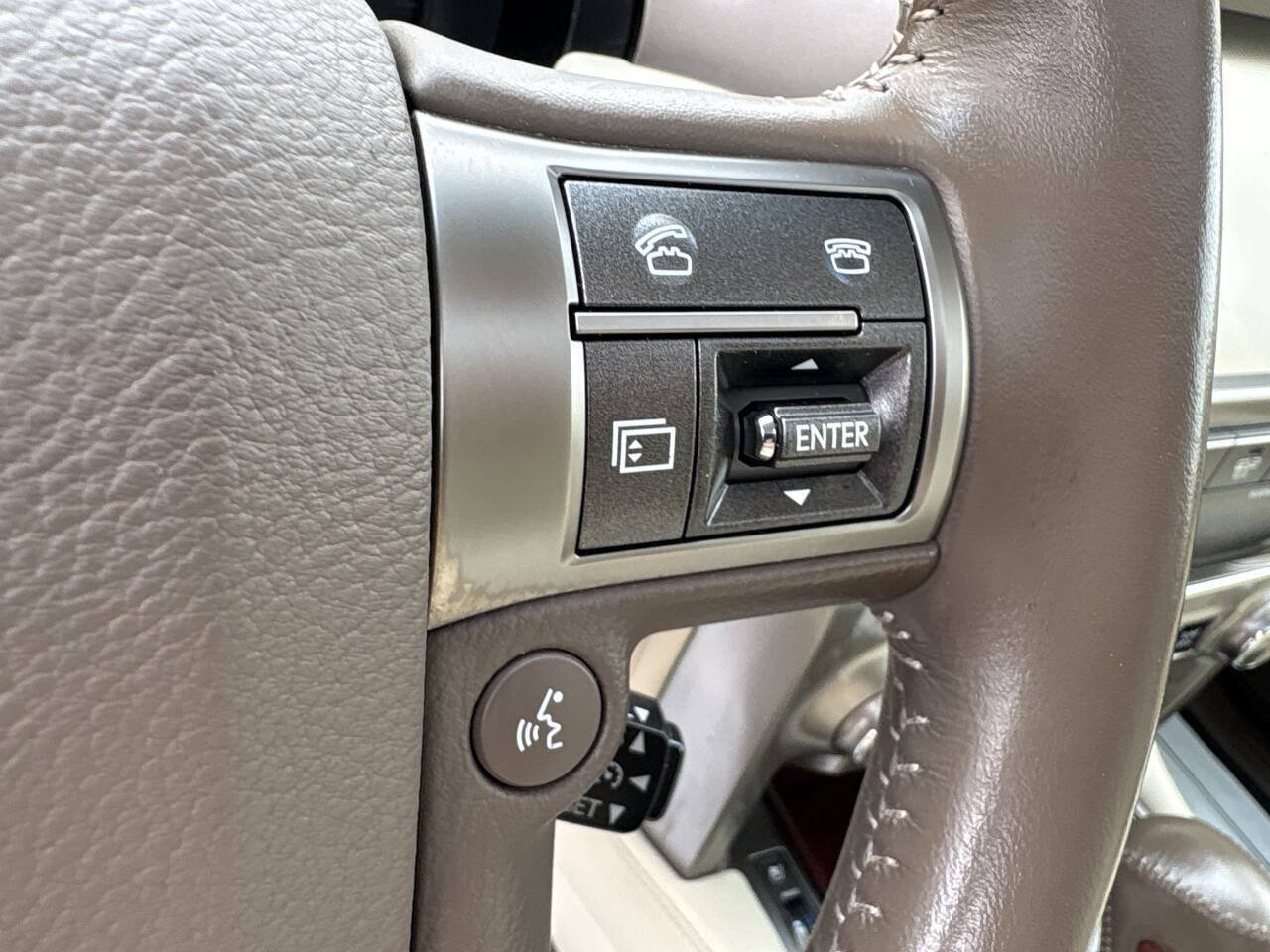 Used 2014 Lexus GX 460 w/ Premium Package AWD/4WD image 15