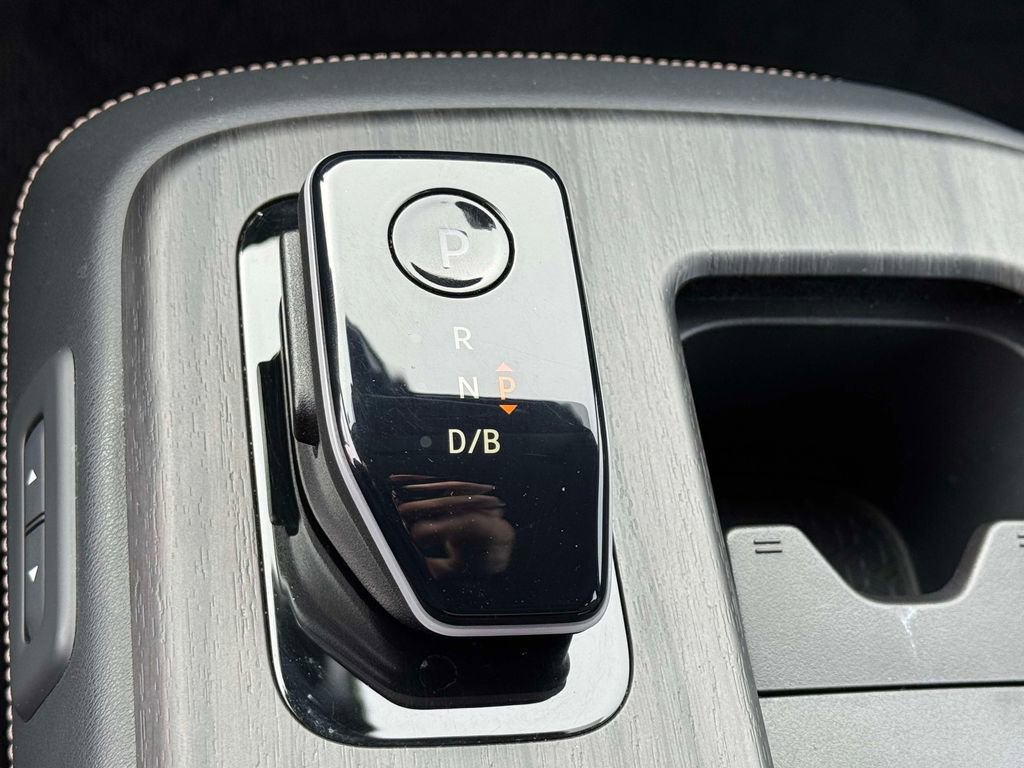 Used 2024 Nissan Ariya AWD image 29