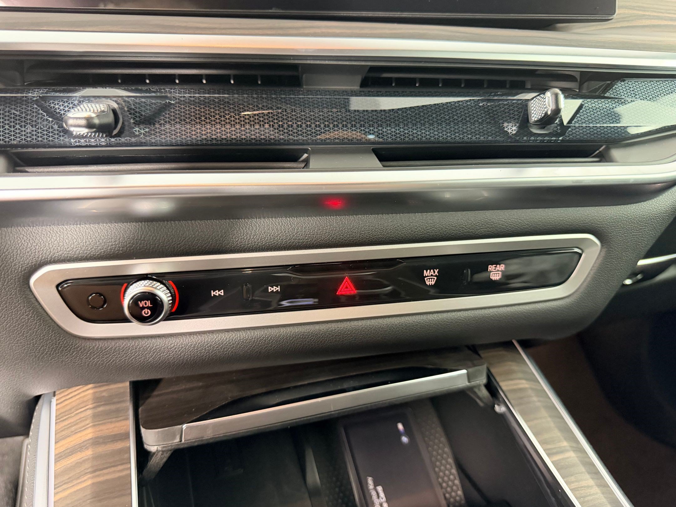 New 2026 BMW X5 sDrive40i w/ Premium Package RWD image 18