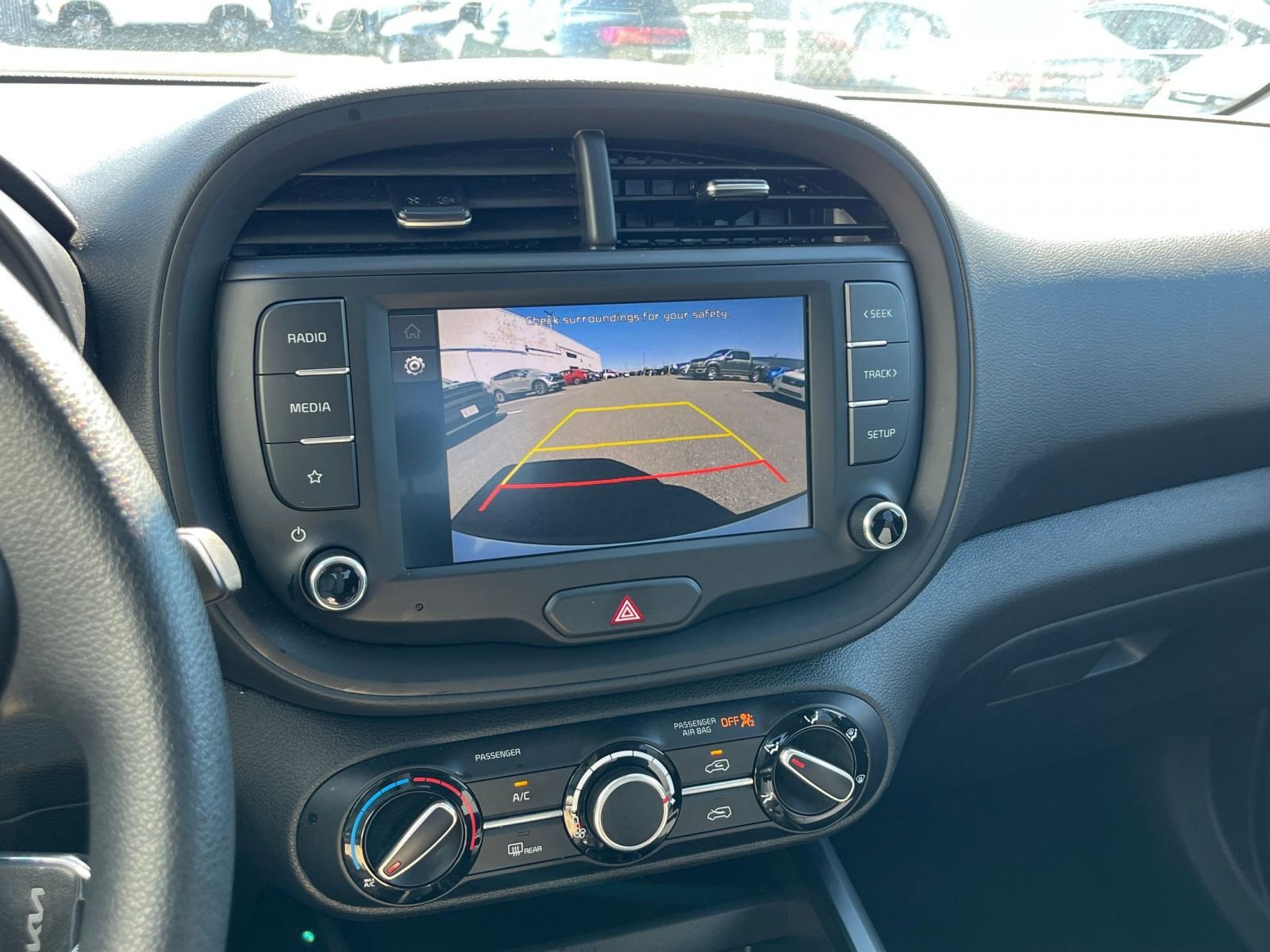 Used 2025 Kia Soul LX w/ LX Technology Package FWD image 20
