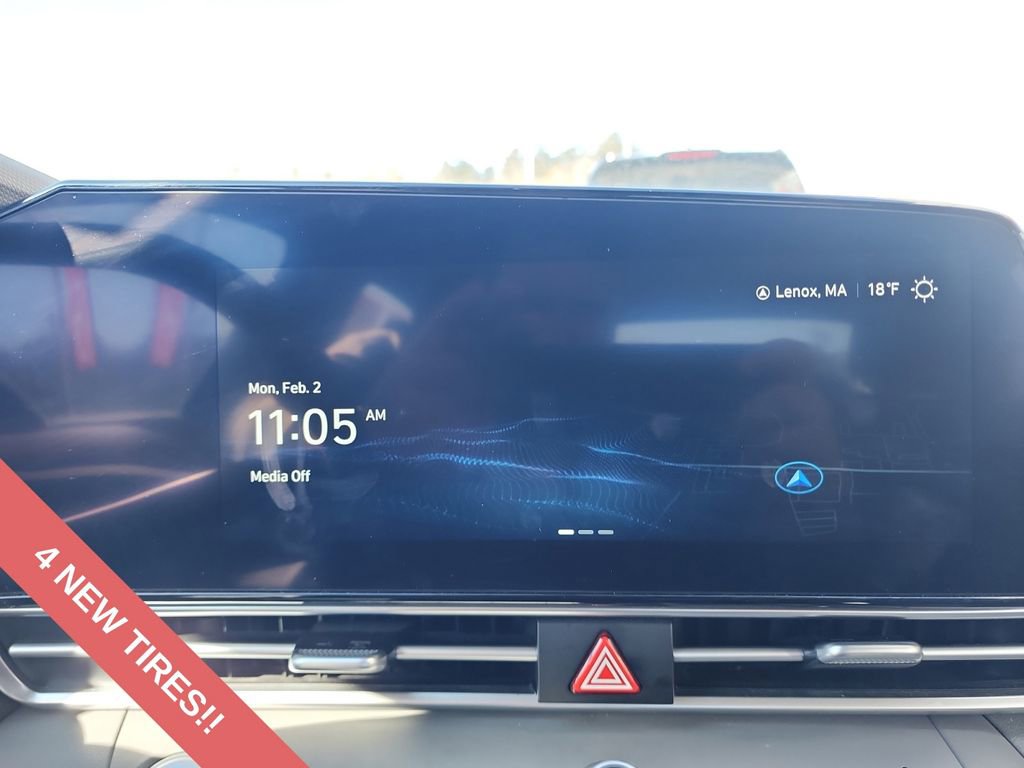 Used 2023 Hyundai Elantra SEL w/ Convenience Package image 16