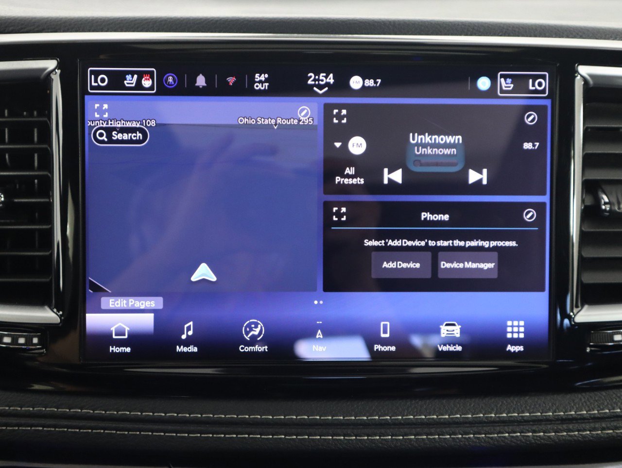 Used 2025 Chrysler Pacifica Limited image 25