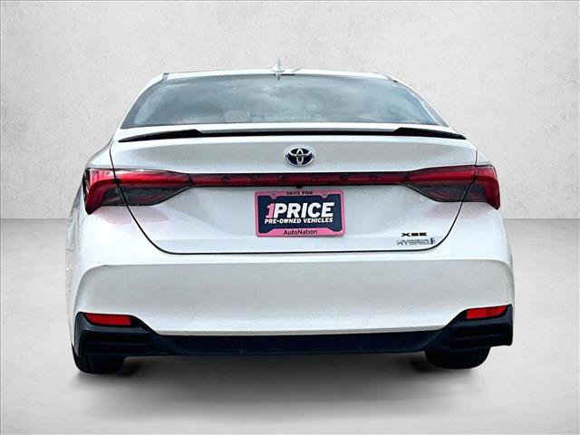 Used 2020 Toyota Avalon XSE image 4
