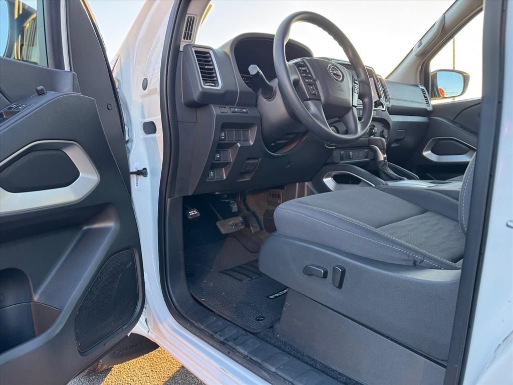 Used 2023 Nissan Frontier SV w/ Technology Package image 12