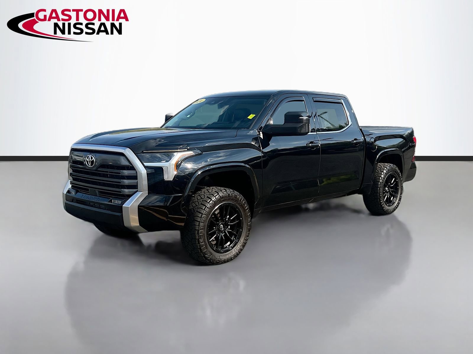 Used 2024 Toyota Tundra Limited w/ Power Package image 3